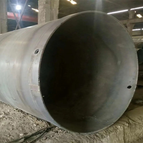 选择四平钢护筒的材质时，主要考虑哪些因素