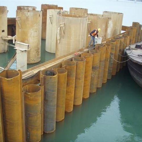 四平钢护筒现场安装